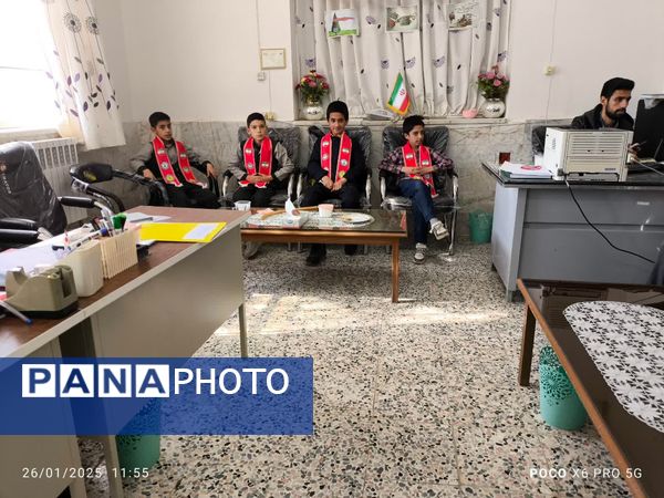 جلسه انجمن اولیا و شورای دانش آموزی در راستای برنامه‌ریزی هفته معلم