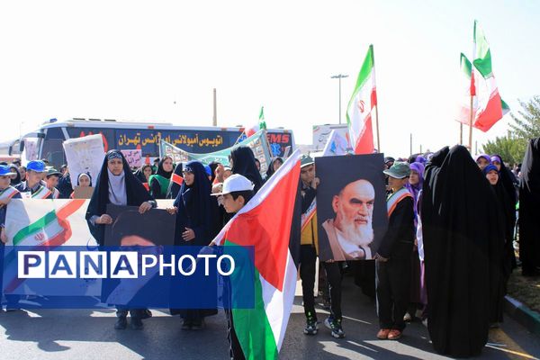 یوم الله سیزده آبان در پردیس