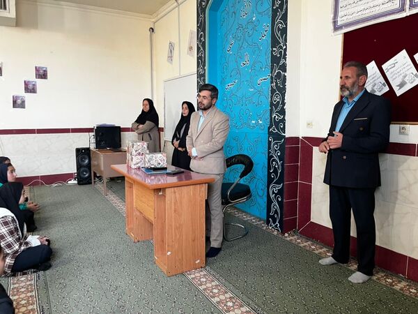 تجلیل از برگزیدگان مسابقات قرآنی 