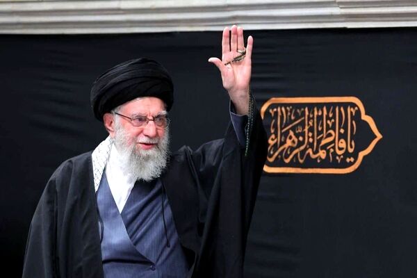 بابای بزرگ، کجایی؟؛ صدای دلِ یک پسربچه ۷ ساله برای رهبر شهید