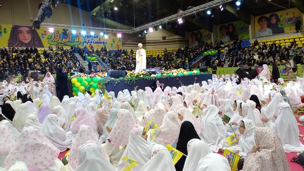 اجتماع بزرگ «روزه اولی‌ها» در ورزشگاه شهید‌شیرودی 