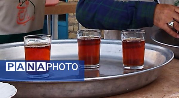 گذری بر فعالیت چایخانه مسجد جامع در روز جمعه 