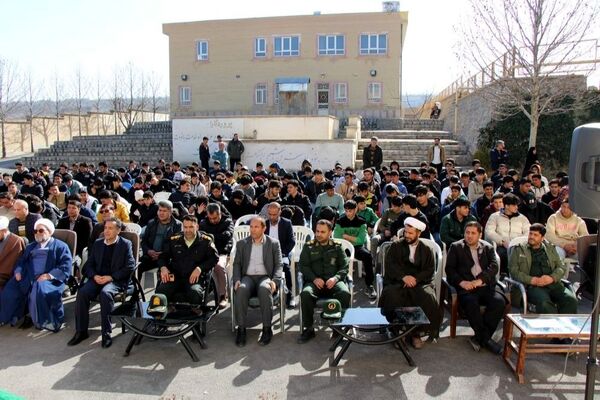 طنین زنگ انقلاب در هنرستان فارابی؛ آغاز شور و جشن دهه فجر در شهرستان سملقان