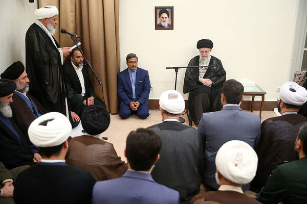 دیدار دست‌اندرکاران کنگره بین‌المللی شهدای مدافع حرم و جبهه مقاومت با رهبر معظم انقلاب
