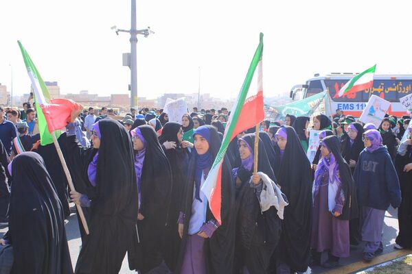 یوم الله سیزده آبان در پردیس