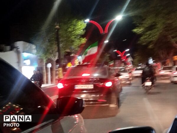 رژه خودرویی شبانه  در شهرستان کاشمر