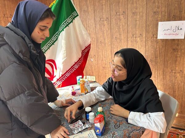  مانور زلزله و ایمنی در مدرسه دخترانه انیس خوش قدم 