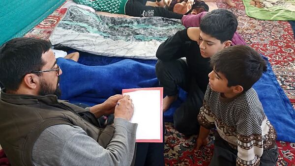 حضور دانش‌آموزان در اعتکاف مسجد امیرالمؤمنین(ع) روستای ایچی