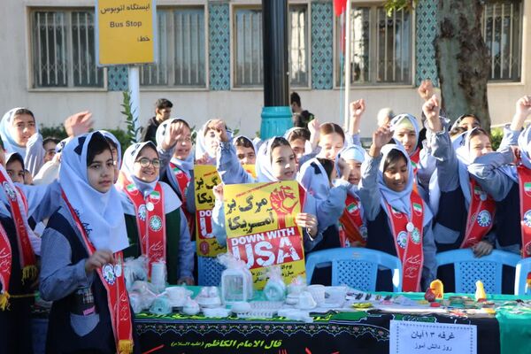 خروش دانش‌آموزان گرگانی در روز حماسه و بصیرت
