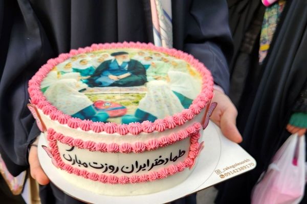 حمایت عاطفی از دختران، وظیفه انسانی و تربیتی جامعه فرهنگی است