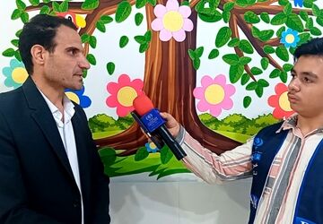 نواختن زنگ انجمن اولیا و مربیان در دبستان دخترانه فرهنگیان1 