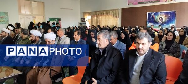 زنگ انقلاب در  مدارس شهرستان ملکان به صدا درآمد