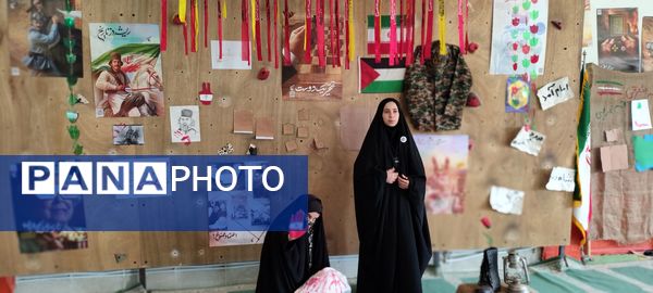 افتتاح نمایشگاه مدرسه انقلاب دبیرستان بهارآزادی 