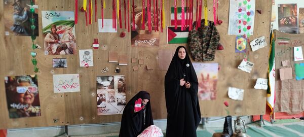 افتتاح نمایشگاه مدرسه انقلاب دبیرستان بهارآزادی 