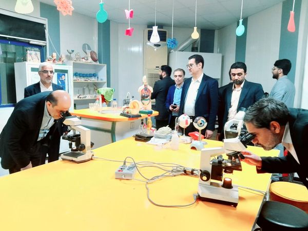  بازدید معاون وزیر و رئیس مرکز روابط‌ عمومی وزارت آموزش و پرورش از پژوهش‌سرای شهید خوشبخت بوشهر