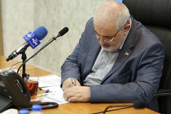 کارگران صنعت آب و برق در جریان جنگ، در پایداری آب و برق حماسه‌آفریدند