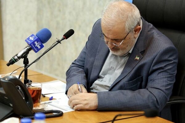 کارگران صنعت آب و برق در جریان جنگ، در پایداری آب و برق حماسه‌آفریدند