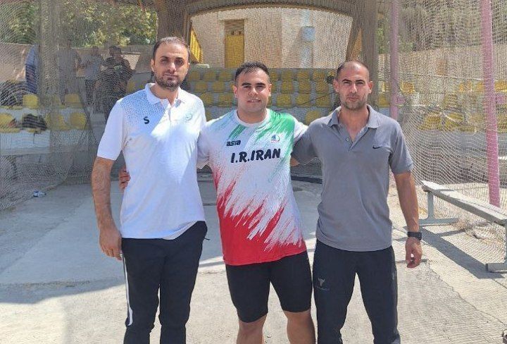 امیررضا آهنین مرام از تبریز، قهرمان پرتاب چکش ایران شد