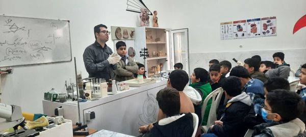 بازدید دانش آموزان دبستان پسرانه فضیلت از پژوهشسرای رازی 