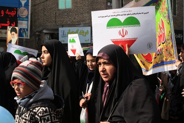 حضور پرشور مردم بهارستانی در راهپیمایی ۲۲ بهمن