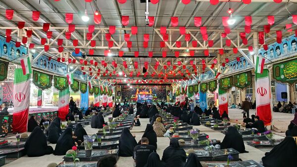 برگزاری مراسم تحویل سال نو در گلزار شهدای ملارد 