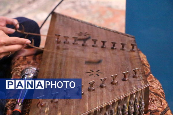 محفل شعر در سازمان دانش‌آموزی یزد 