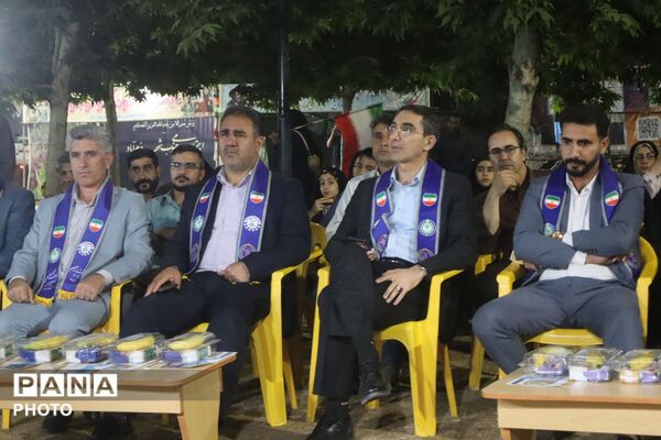 سازمان دانش آموزی میزبان دانش‌آموزان در غرفه با انرژی ها
