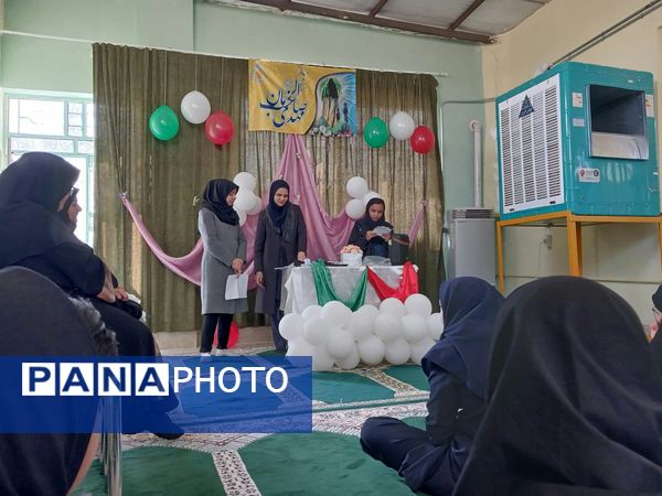 جشن ولادت منجی عالم در دبیرستان مرحوم میری بزنجرد خلیل آباد