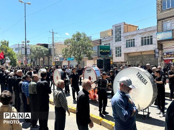 طنین نوای «لبیک یا حسین» در جای‌جای قروه