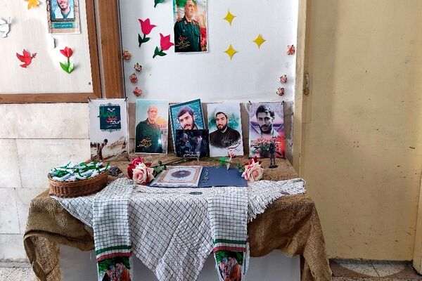 آغاز سال تحصیلی جدید و گرامیداشت هفته دفاع مقدس در دبیرستان شهید مجید دهنوی نیشابور