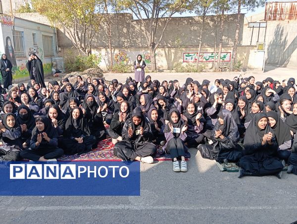 بزرگداشت هفته بسیج در دبیرستان حاج تقی نجفی نیشابور 