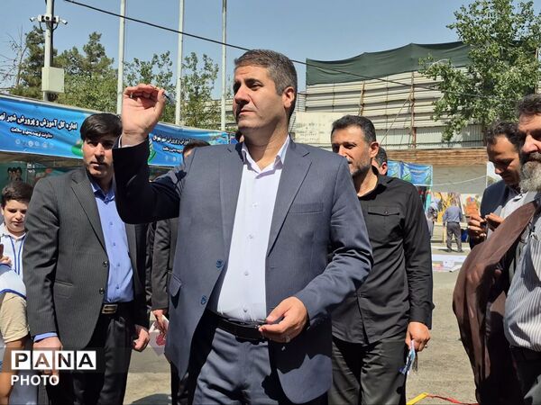 پنجره‌ای به دنیای استعدادها؛ افتتاح پایگاه‌های اوقات فراغت دانش‌آموزان شهر تهران