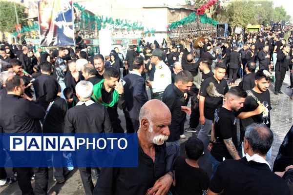 حضور پرشور کودکان قمی در دسته‌های عزاداری روز تاسوعا 