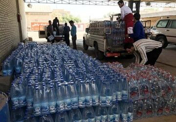 توزیع ۹۰ هزار بطری آب و استقرار تانکرها در مناطق بحرانی یزد
