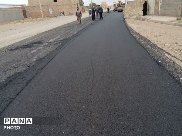 آغاز عملیات آسفالت جاده فدافن به کاشمر گامی بلند در توسعه زیرساخت‌های روستایی