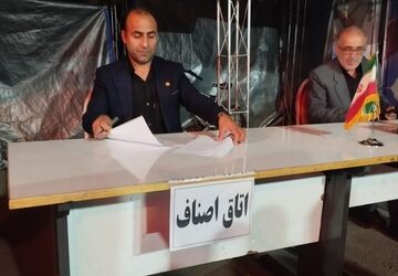 میز خدمت با هدف پاسخگویی به نیازهای مردمی و رفع مشکلات در نظرآباد