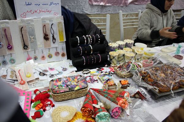 برپایی بازارچه کسب و کار دانش‌آموزی در مدرسه حضرت معصومه (س) ناحیه 4 کرج
