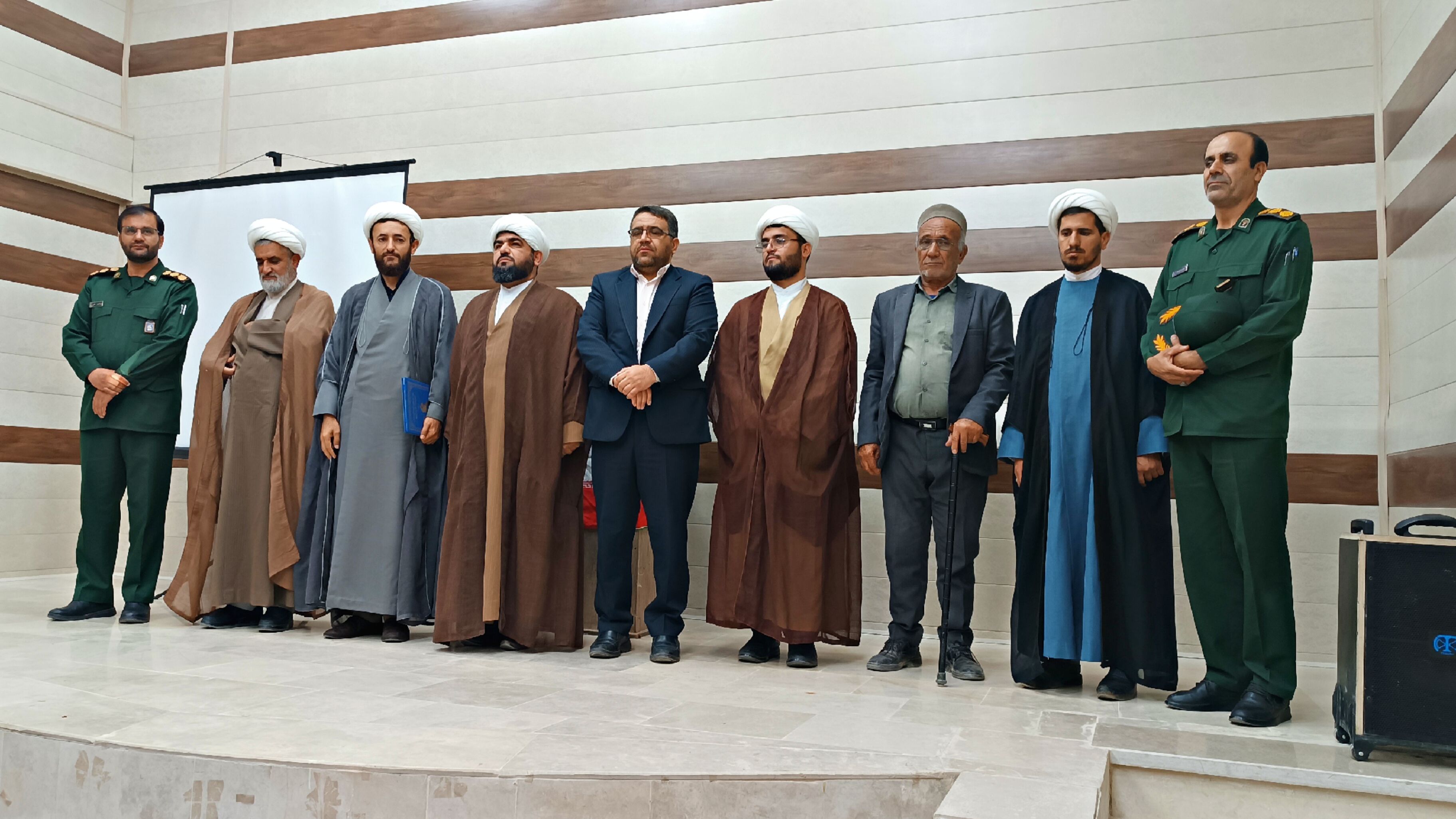 مسئول نمایندگی ولی‌فقیه باید پیونددهنده مردم با رهبری باشد
