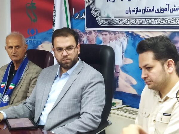 نشست قائم مقام سازمان دانش آموزی با اعضا و مربیان سازمان دانش آموزی مازندران 