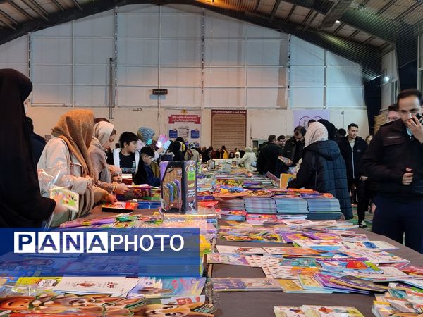نمایشگاه کتاب در جاجرم 