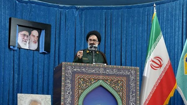 دشمن در خانه و در همسایگی ما است