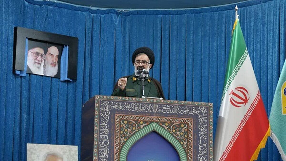 دشمن در خانه و در همسایگی ما است