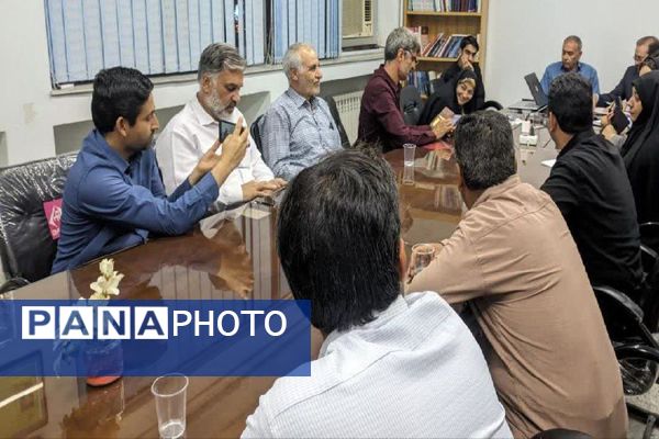 نشست هفتگی خبرنگاران گناباد با محوریت بحران کم‌آبی 