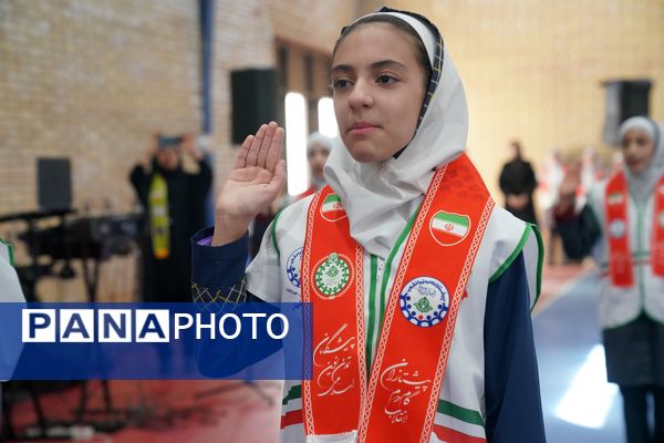 مانور یاوران انقلاب در دبستان دخترانه حاج حسن اصلانی ۲