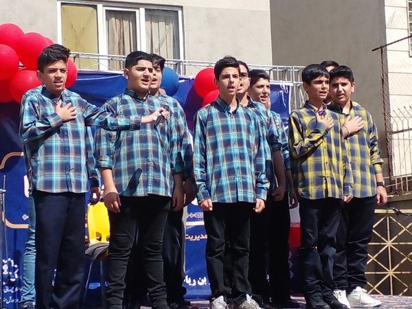 برگزاری جشن جوانه‌ها در دبیرستان حر بن ریاحی