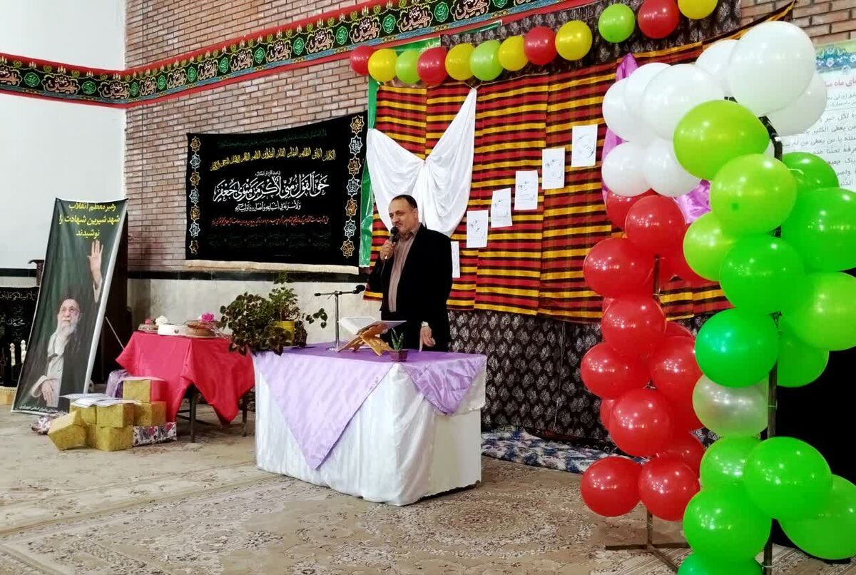 معلمان، چراغ دانش و معماران آینده ایران هستند