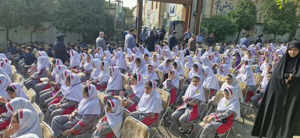 تماشاخانه سیار کانون پرورش فکری کودکان و نوجوانان میهمان کودکان محمودآبادی