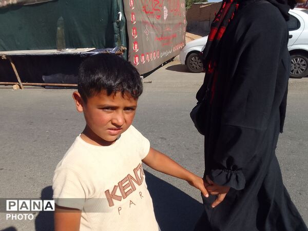 حضور پررنگ کودکان و نوجوانان در کاروان زیارتی پیاده