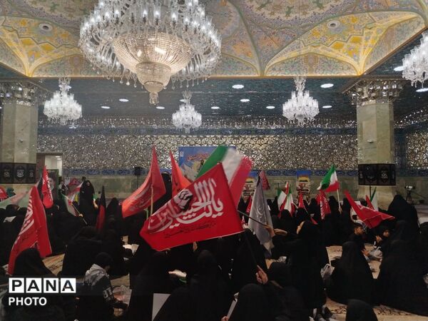 پرچم سرخ انتقام در دست بانوان افغانستانی