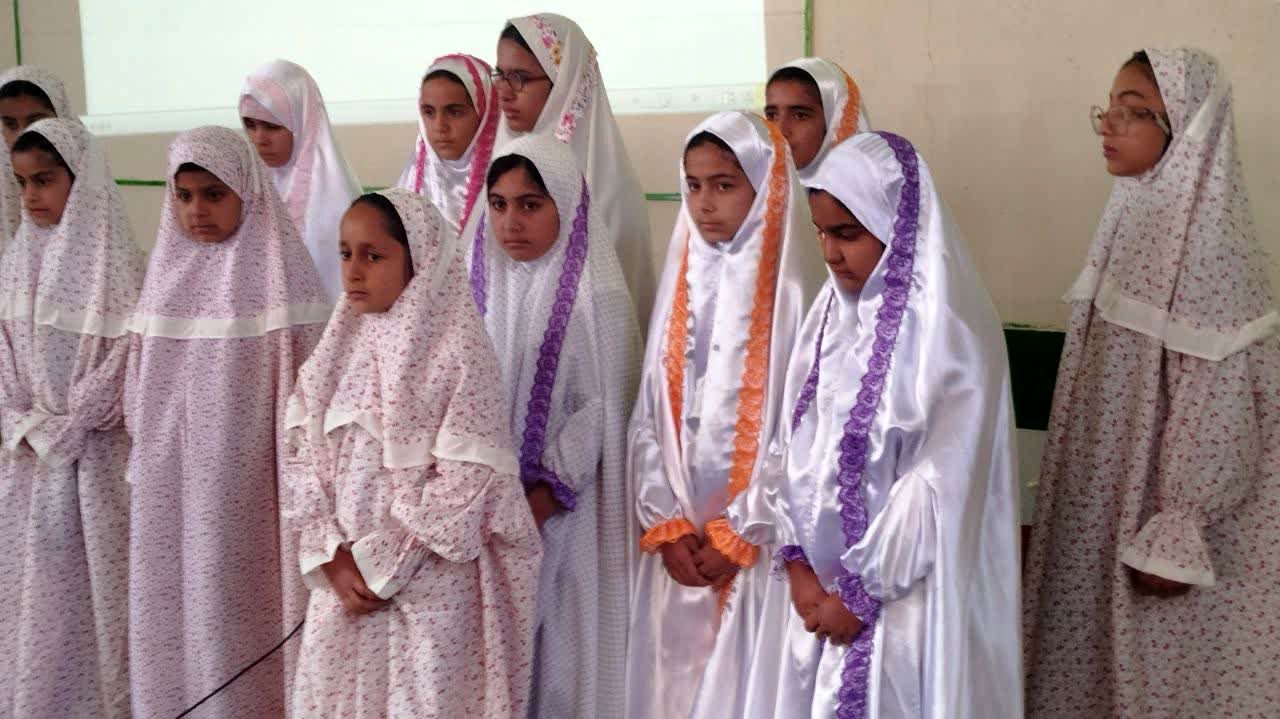 افتتاحیه جشنواره فجر مهدوی در مدرسه پروین اعتصامی چاروسا